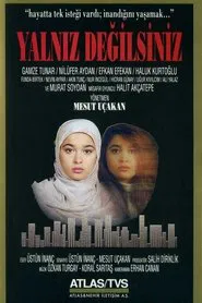Yalnız Değilsiniz movie poster