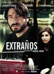 Extraños movie poster