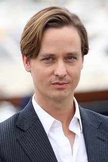 Tom Schilling profile picture