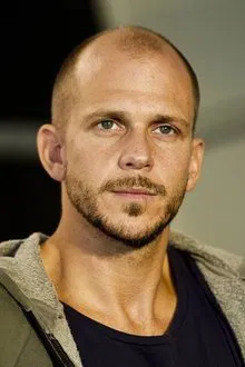 Gustaf Skarsgård profile picture
