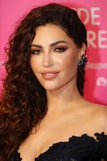 Yolanthe Cabau profile picture