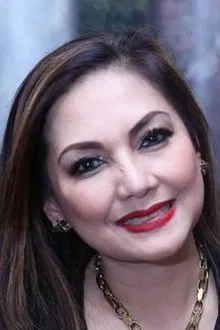 Nia Daniati profile picture