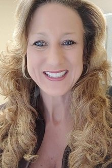 Lynne Leshnak profile picture