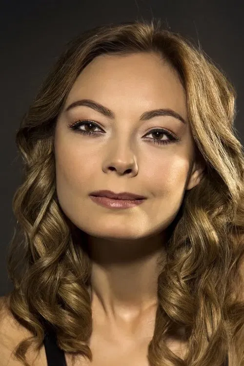 Özge Özder profile picture