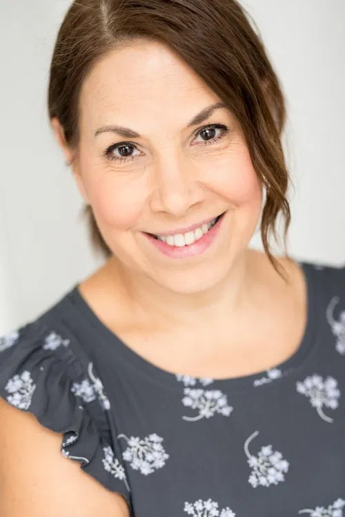 Dina Laura profile picture