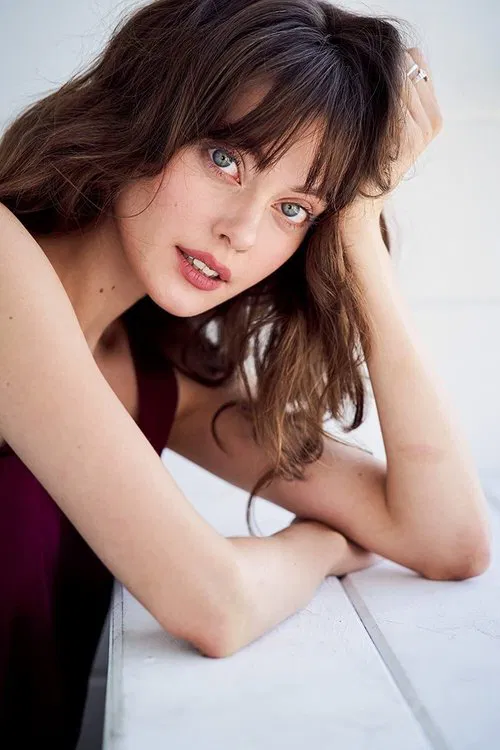 Laura Dennis profile picture