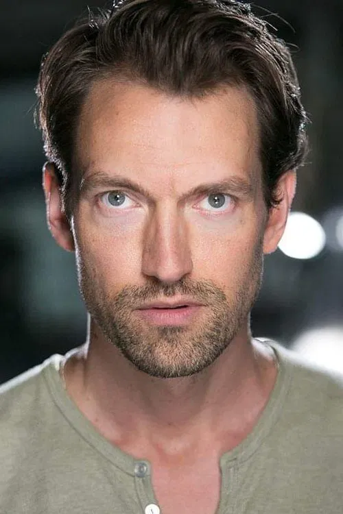 Tom Frederic profile picture