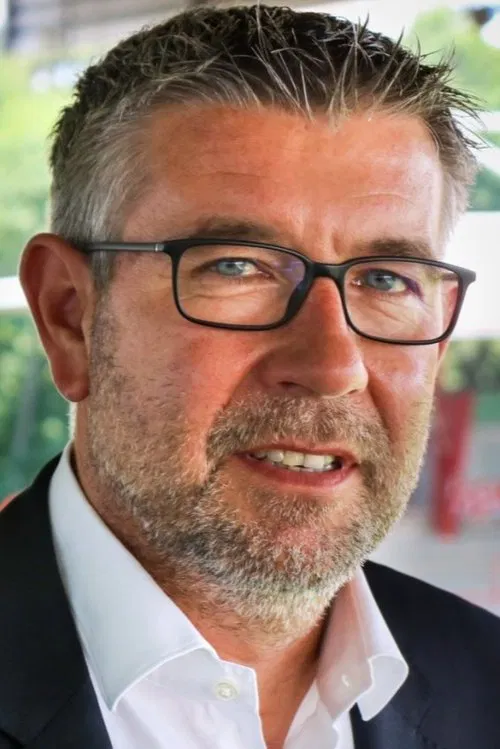 Urs Fischer profile picture