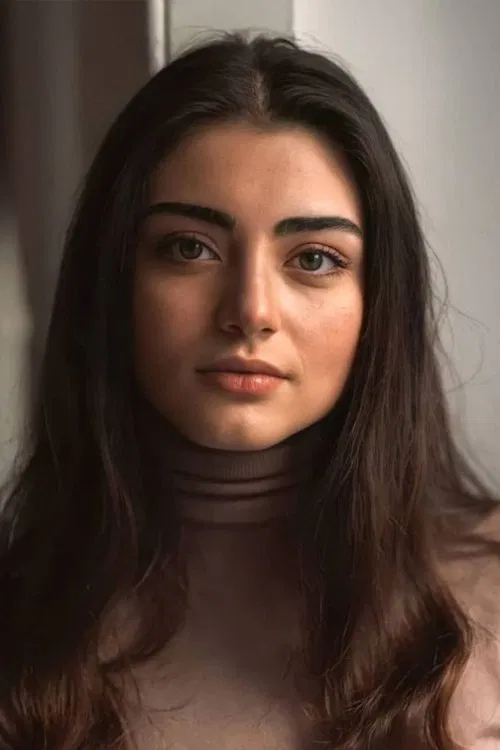 Özge Törer profile picture