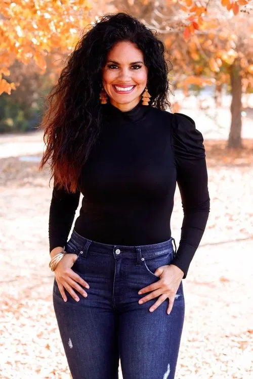 Nikki Jones Curtis profile picture