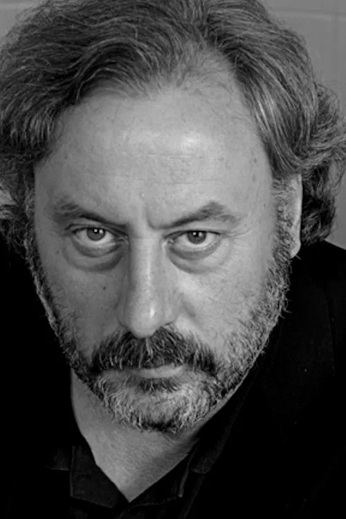 Julio Llamazares profile picture