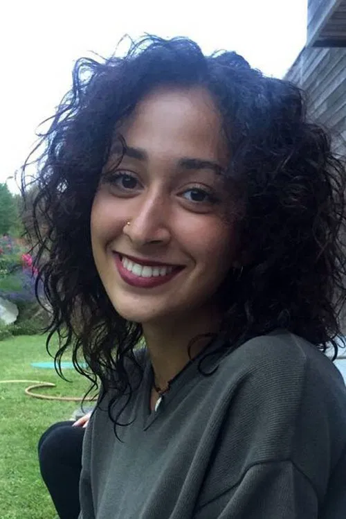 Elika Bozorgi profile picture