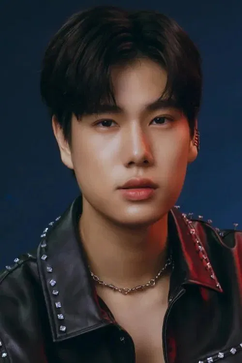 Phuwin Tangsakyuen profile picture