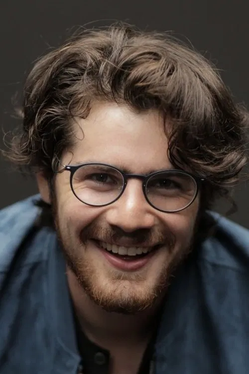 Daniel Roher profile picture