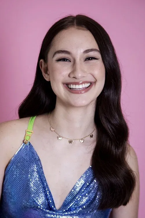 Lola Tung profile picture
