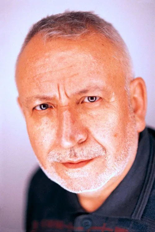 Yücel Çakmaklı profile picture