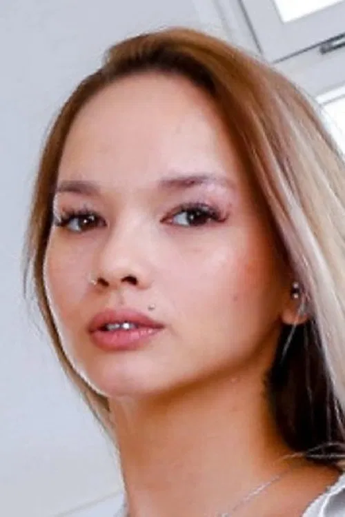 Monika Phamous profile picture