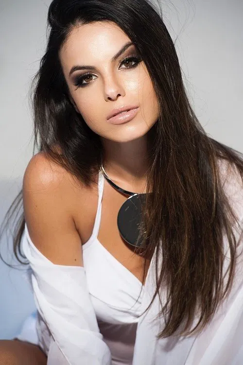 Sthefany Brito profile picture