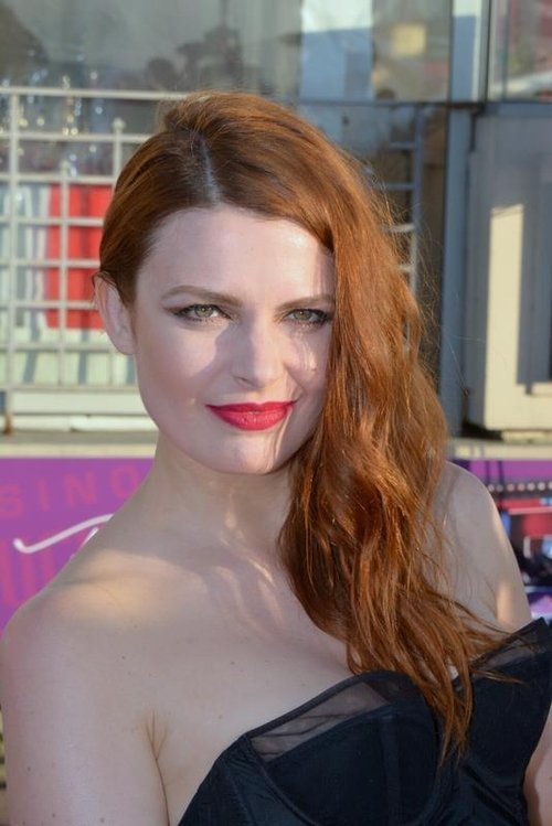 Élodie Frégé profile picture