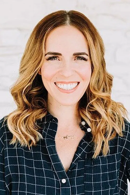 Rachel Hollis profile picture