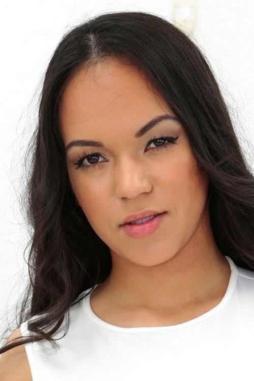 Emily Mena profile picture