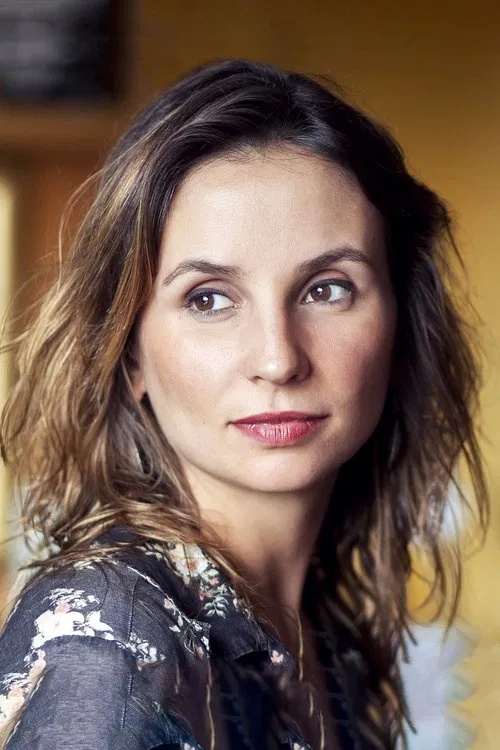 Petra Costa profile picture