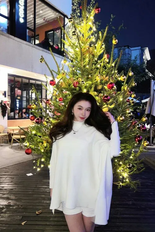Huang Zeyi profile picture