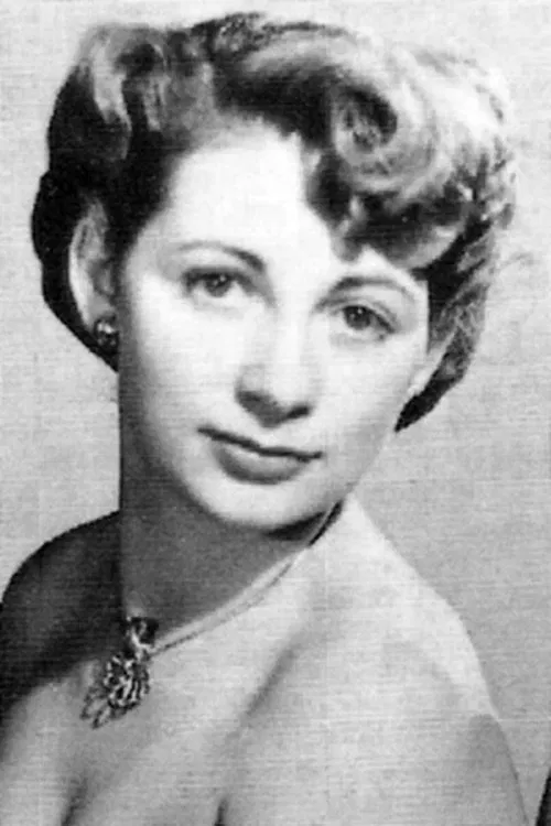 Louise Étienne profile picture