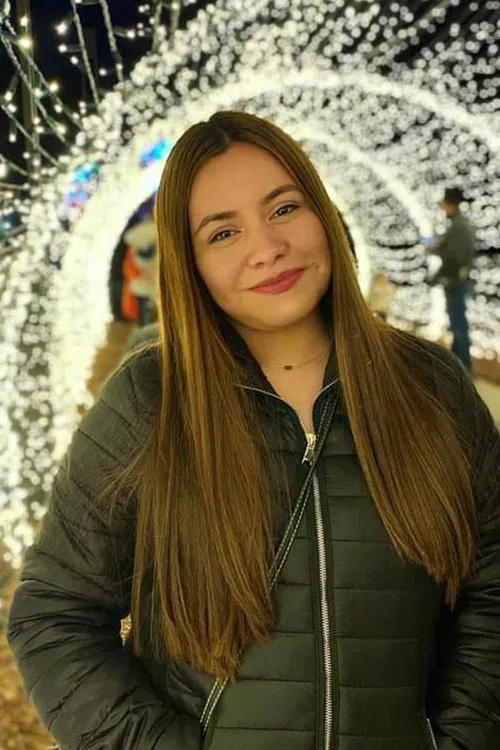 Andrea Viveros profile picture