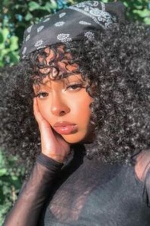 Rave Vanias profile picture