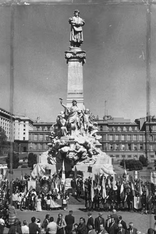 El monumento a Cristóbal Colón movie poster