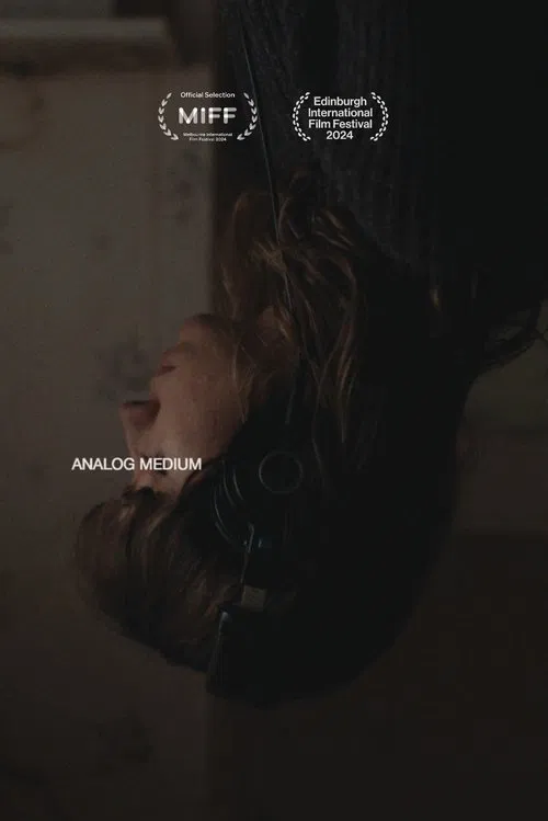 Poster do filme Analog Medium