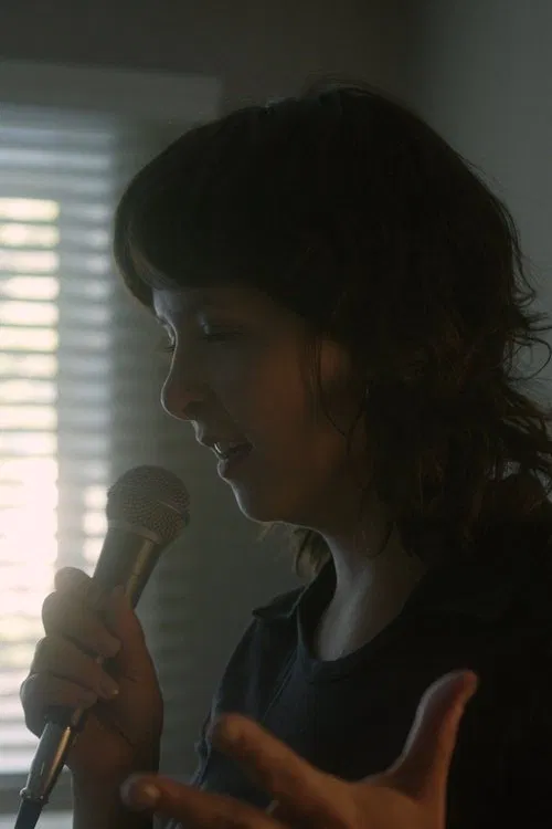 Poster do filme wasting time at the end of the world