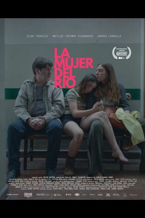 La mujer del río movie poster