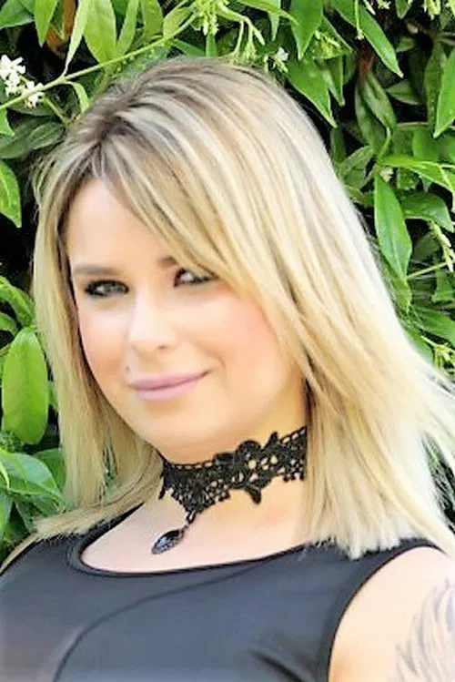 Emma Blanc profile picture