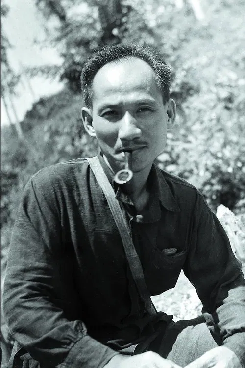 Nguyễn Tuân profile picture