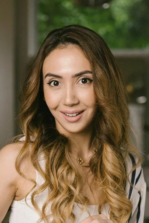 Foto de perfil de Madina Ospanova