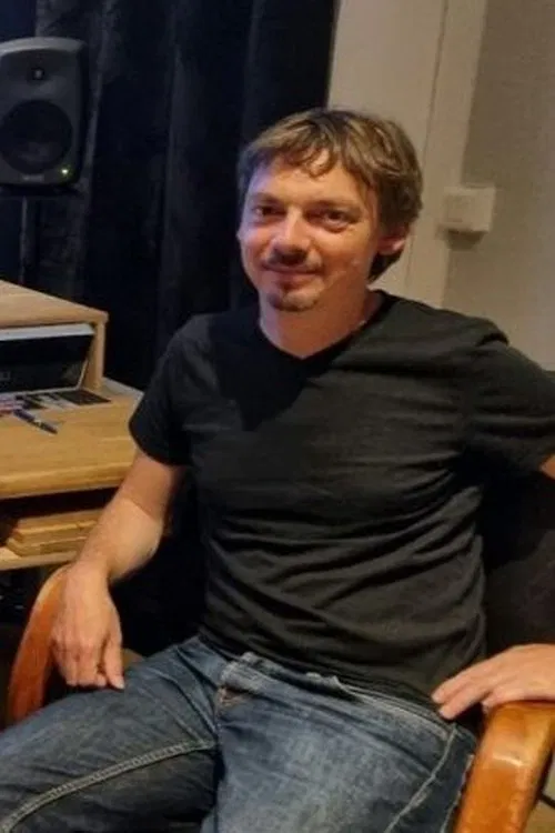 Nicolas Deveaux profile picture