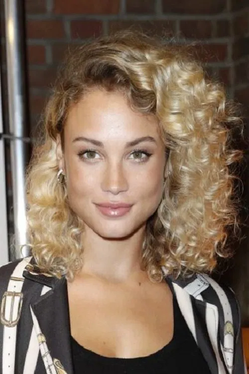 Rose Bertram profile picture