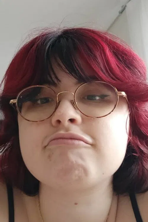 Carol Limões profile picture