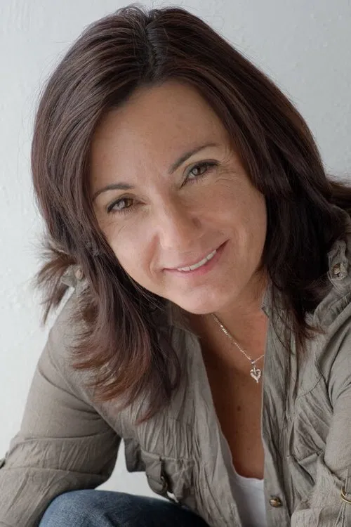 Suzie Etesonne profile picture