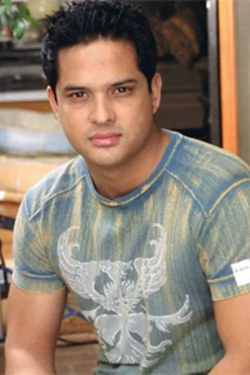Roger Velasco profile picture