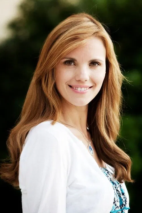 Leah Darrow profile picture
