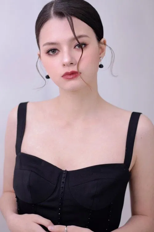 Becky Armstrong profile picture