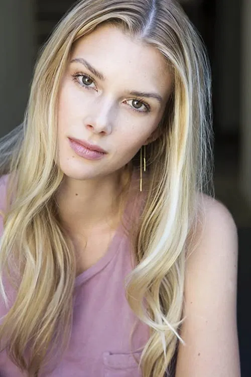 Emma Ishta profile picture