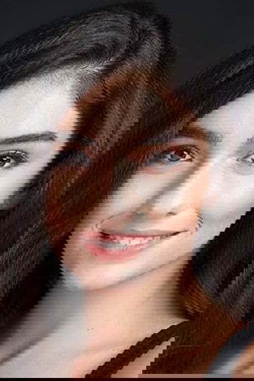 Hazar Ergüçlü profile picture