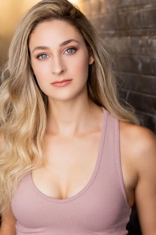 Elle Cooper profile picture