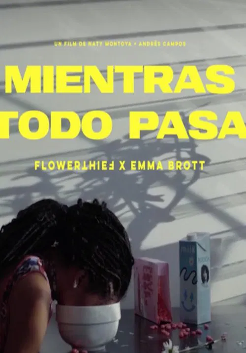 Mientras todo pasa movie poster