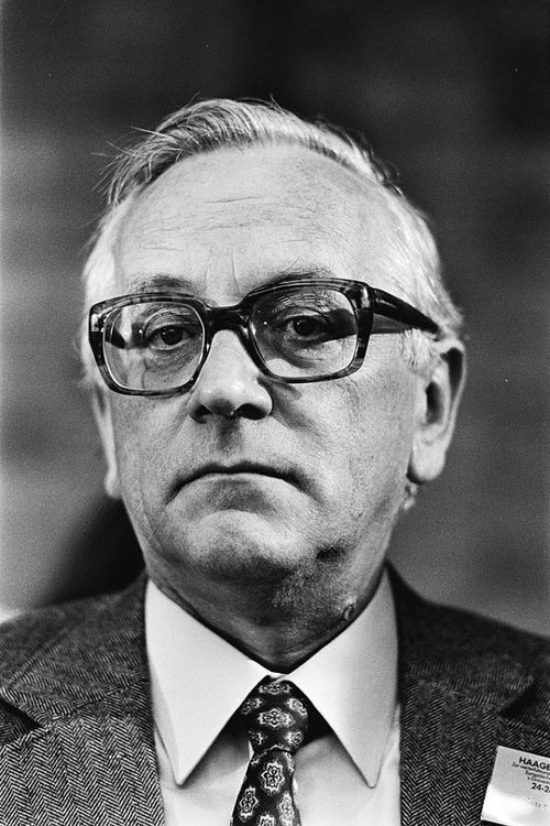 Günter Gaus profile picture