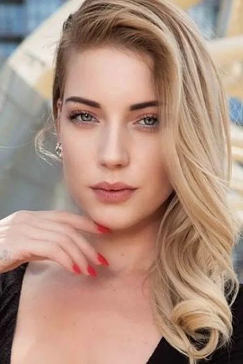 Emily Crighton profile picture